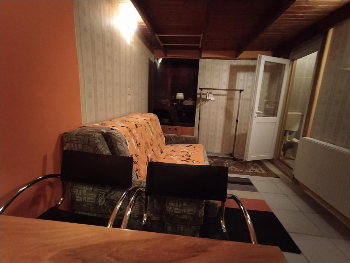 Cuki Apartment Budapest Exteriör bild