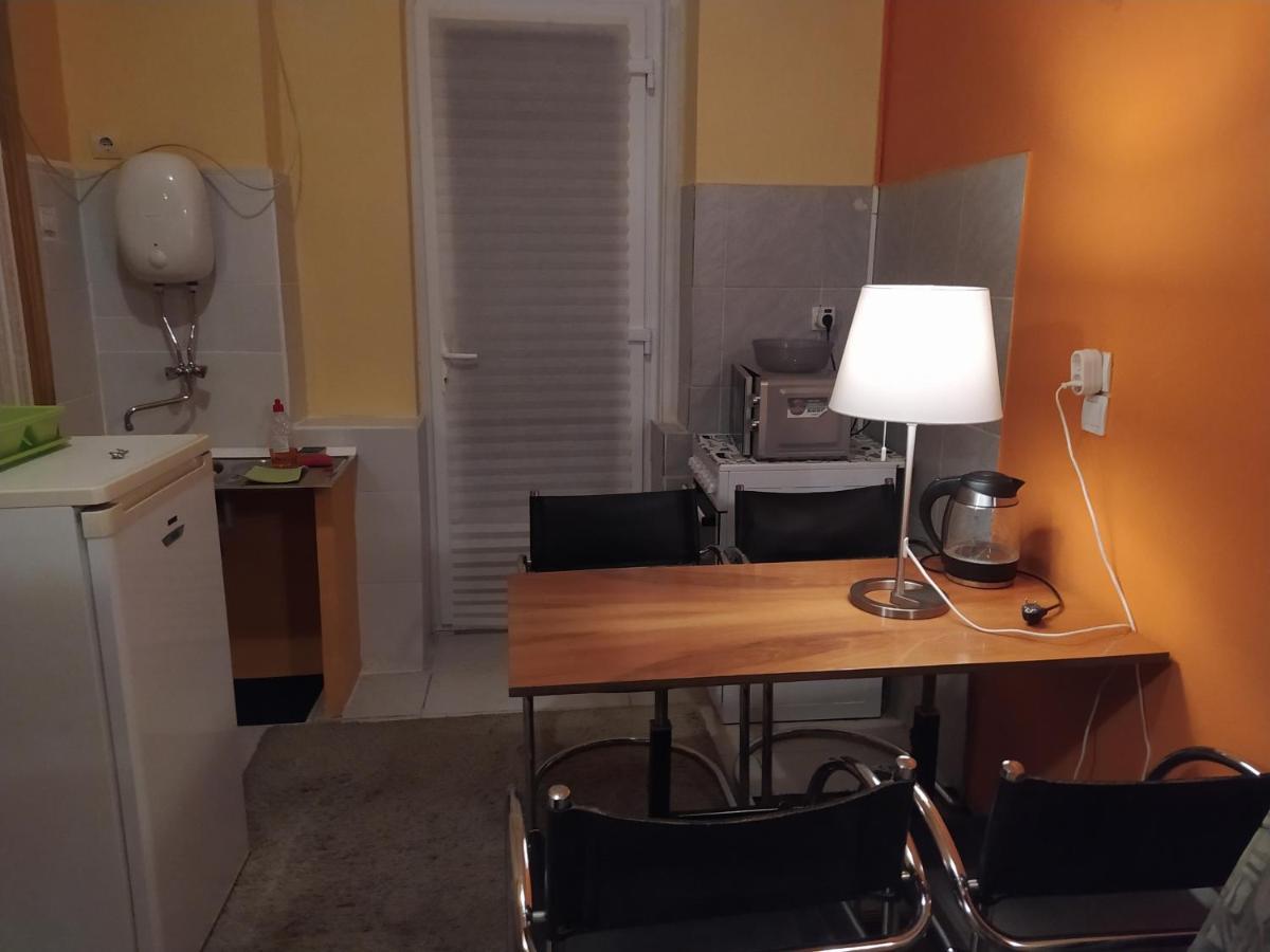 Cuki Apartment Budapest Exteriör bild