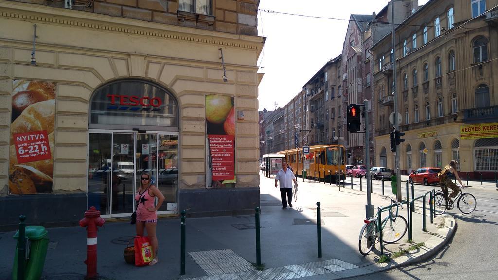 Cuki Apartment Budapest Exteriör bild