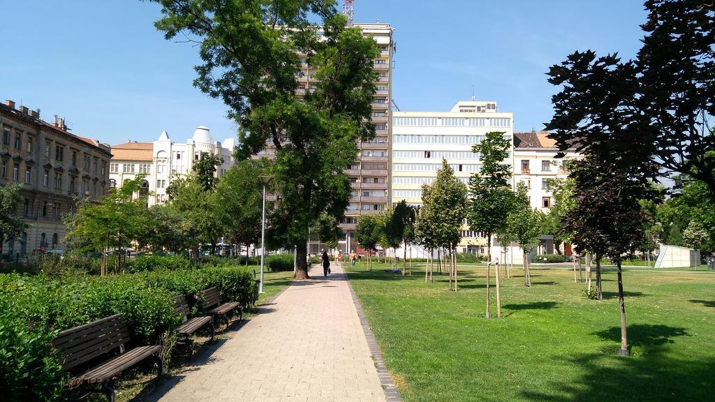 Cuki Apartment Budapest Exteriör bild