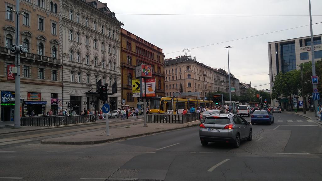 Cuki Apartment Budapest Exteriör bild